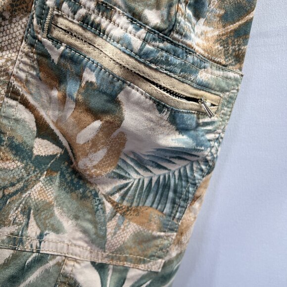 Chicos Women's Roll Tab Pants Size 8 Floral Tropical Lightweight Zipper Button - Picture 4 of 10